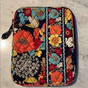 Vera Bradley. Ipad/ Tablet Sleeve
